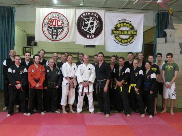 With Chikara Ryu students - Shihan Kyl Reber's Zen Do Kai club, Graceville, Brisbane. Oct 2010.